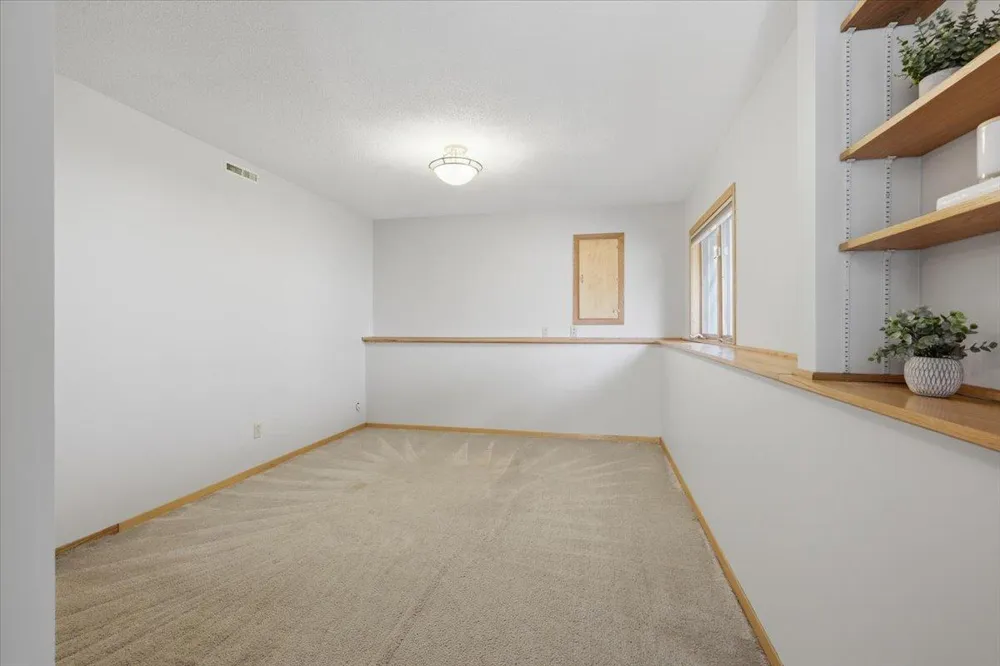 8006 Cooper Avenue Inver Grove Heights, MN 55076