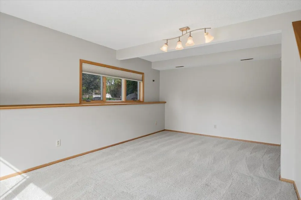 8006 Cooper Avenue Inver Grove Heights, MN 55076