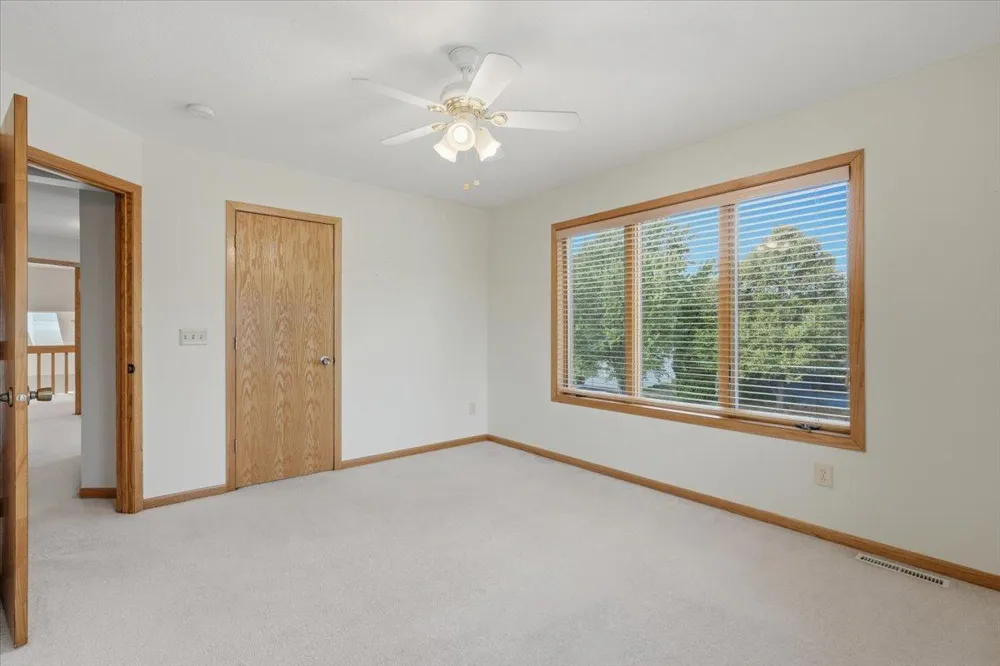 8006 Cooper Avenue Inver Grove Heights, MN 55076