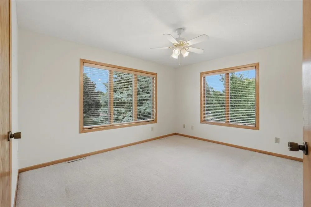 8006 Cooper Avenue Inver Grove Heights, MN 55076