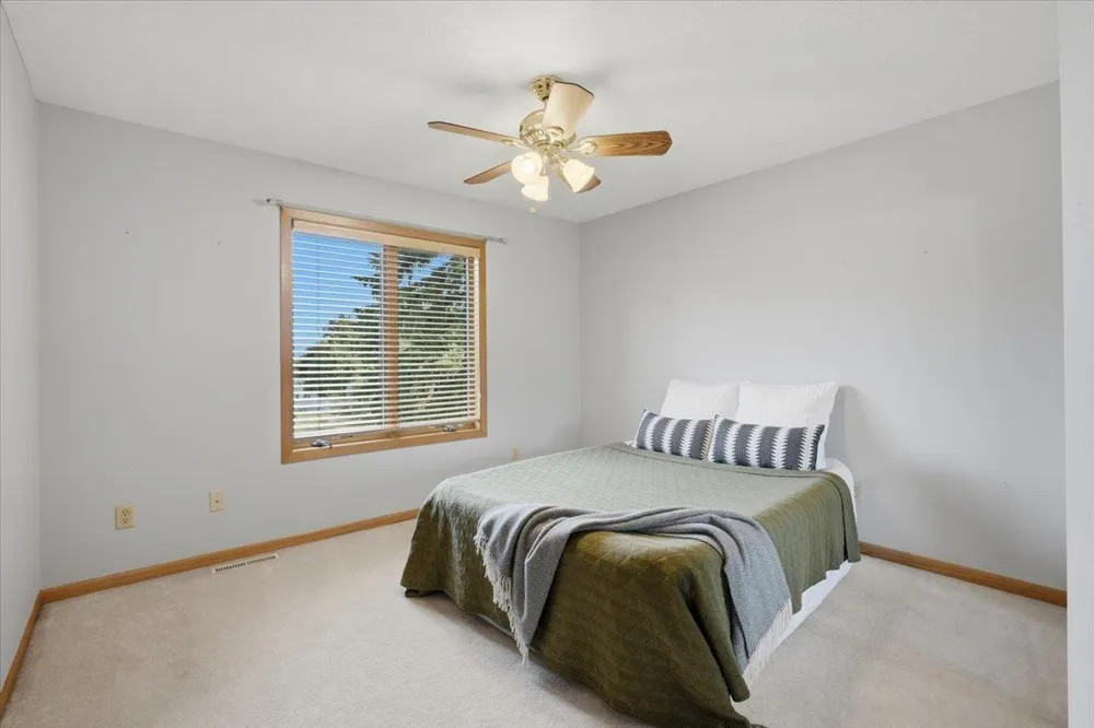 8006 Cooper Avenue Inver Grove Heights, MN 55076