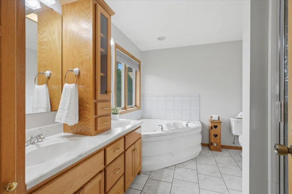 8006 Cooper Avenue Inver Grove Heights, MN 55076