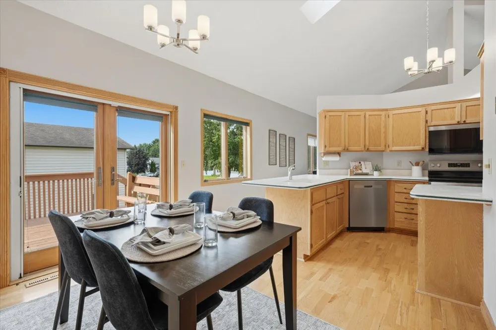 8006 Cooper Avenue Inver Grove Heights, MN 55076