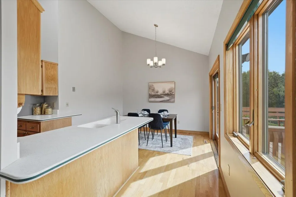 8006 Cooper Avenue Inver Grove Heights, MN 55076
