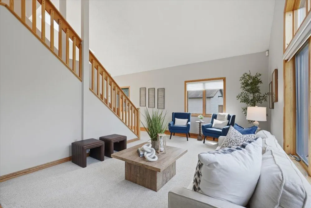 8006 Cooper Avenue Inver Grove Heights, MN 55076