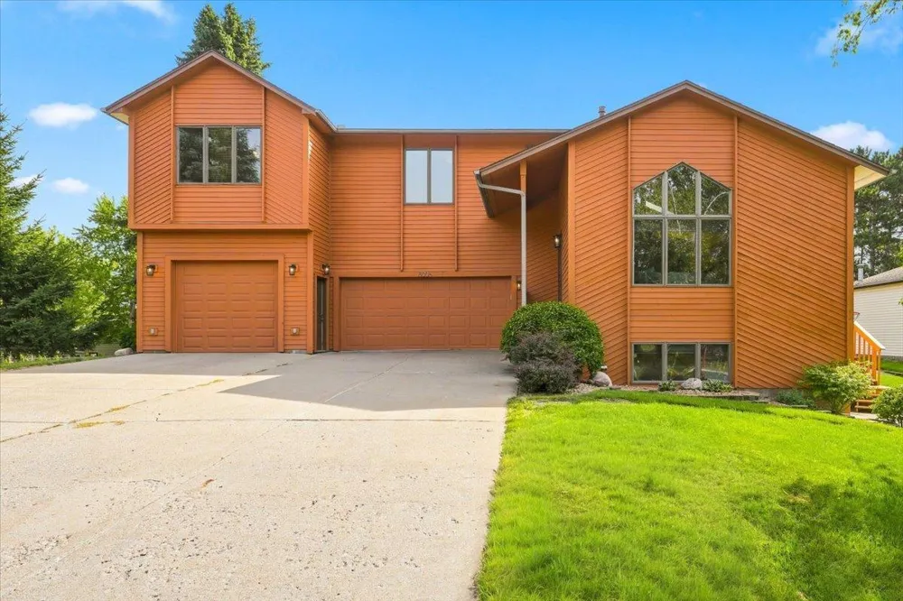 8006 Cooper Avenue Inver Grove Heights, MN 55076