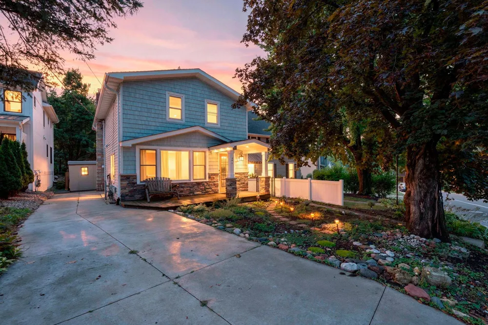 62 Juniper Street Mahtomedi, MN 55115