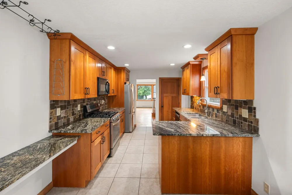 62 Juniper Street Mahtomedi, MN 55115