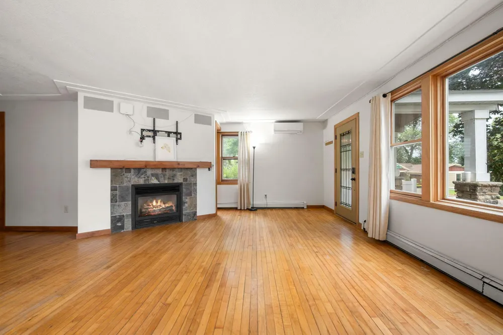 62 Juniper Street Mahtomedi, MN 55115