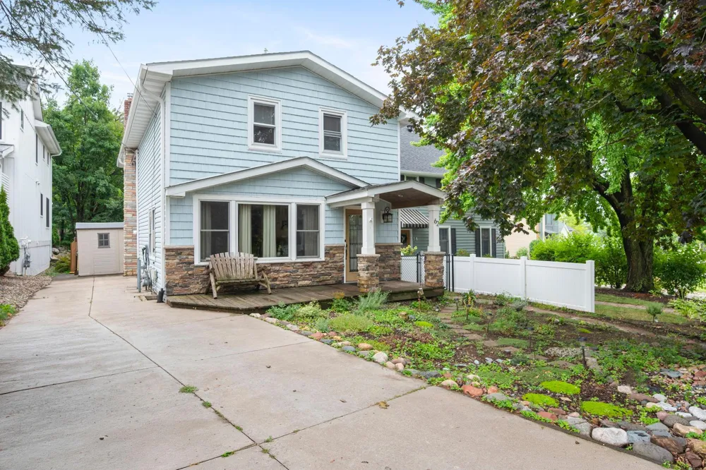 62 Juniper Street Mahtomedi, MN 55115