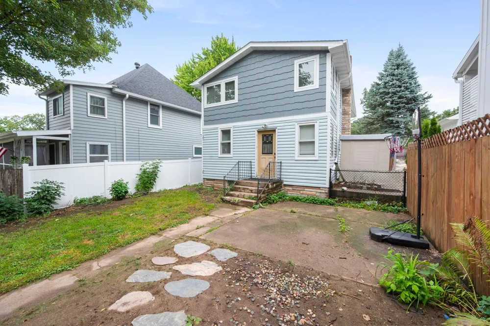 62 Juniper Street Mahtomedi, MN 55115
