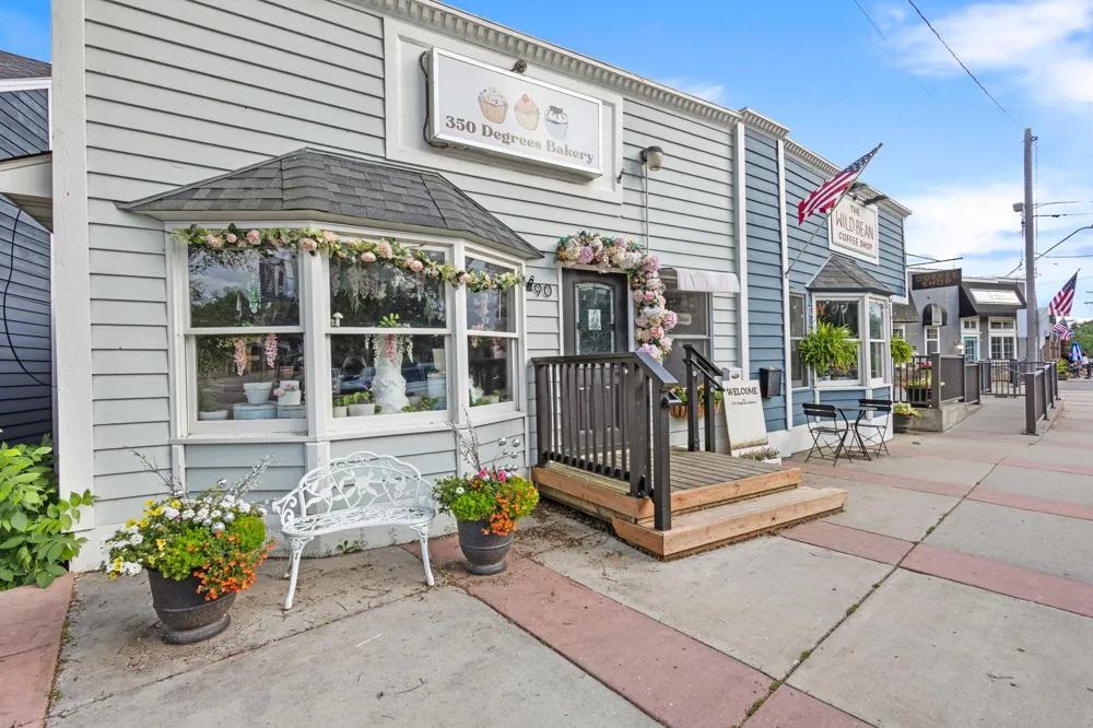 62 Juniper Street Mahtomedi, MN 55115