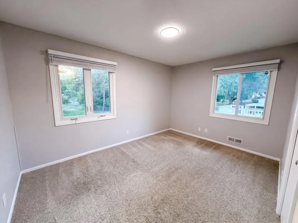 1896 Richal Drive Woodbury, MN 55125