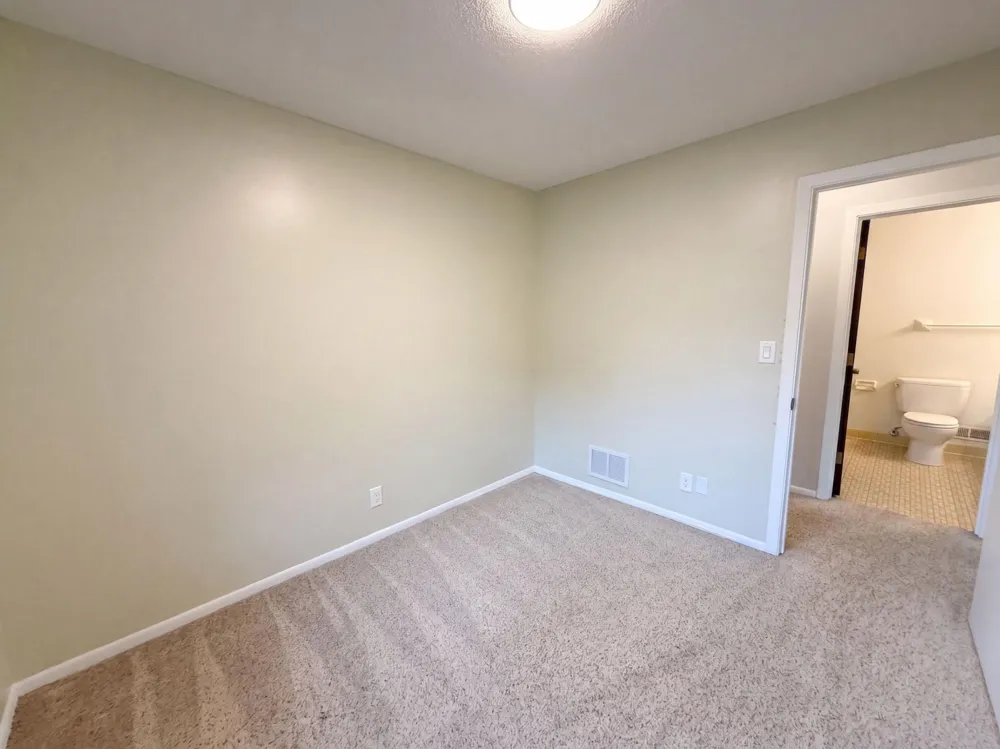 1896 Richal Drive Woodbury, MN 55125