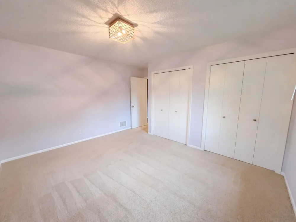 1896 Richal Drive Woodbury, MN 55125