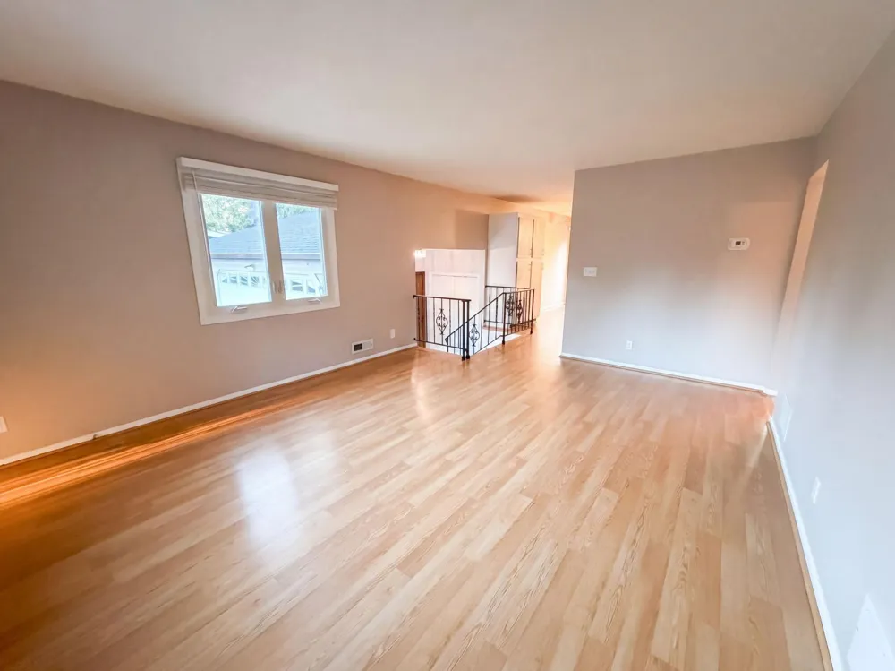 1896 Richal Drive Woodbury, MN 55125