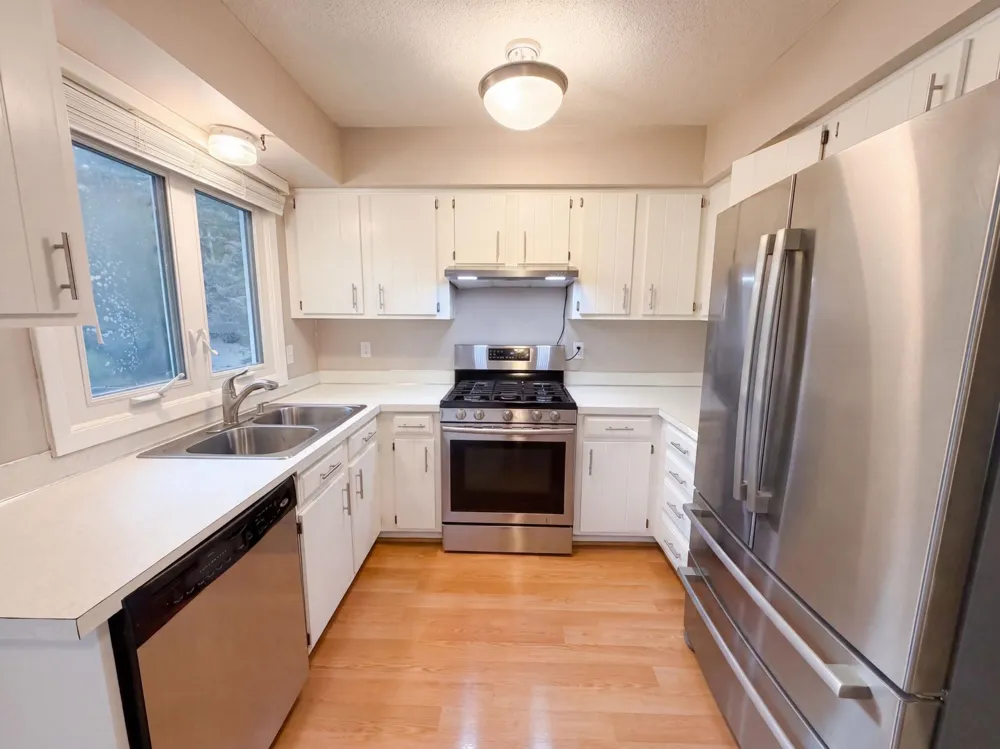 1896 Richal Drive Woodbury, MN 55125