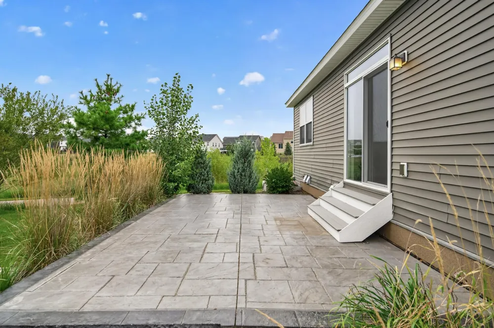 1250 Oak Tree Court Carver, MN 55315