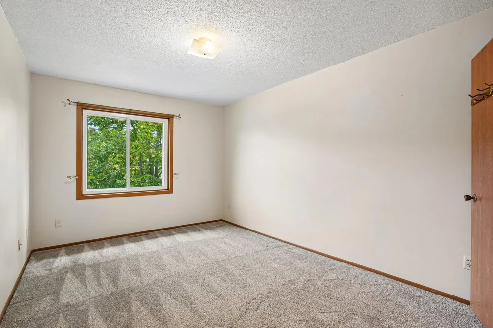 412 Whispering River Lane Farmington, MN 55024
