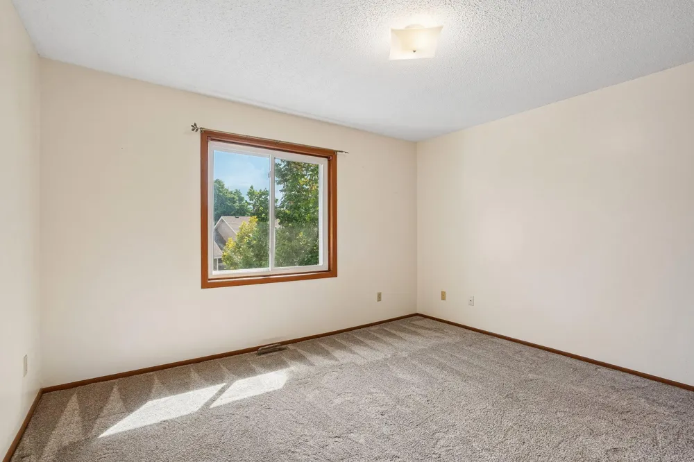 412 Whispering River Lane Farmington, MN 55024