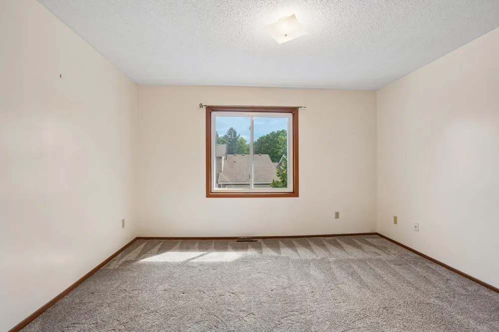 412 Whispering River Lane Farmington, MN 55024