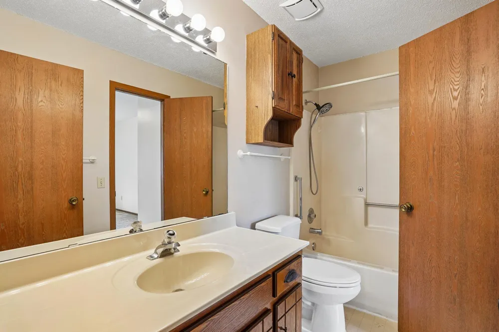 412 Whispering River Lane Farmington, MN 55024