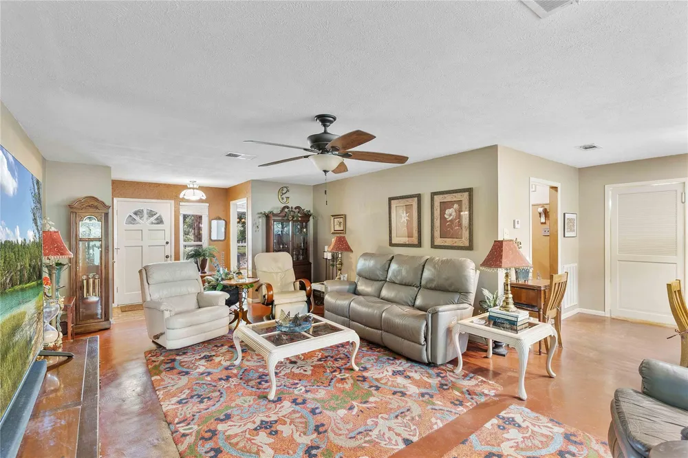 13240 Old Texaco Road Conroe, TX 77302