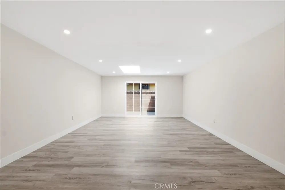 10227 Mcvine Sunland, CA 91040