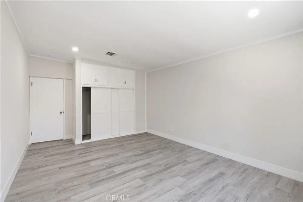 10227 Mcvine Sunland, CA 91040