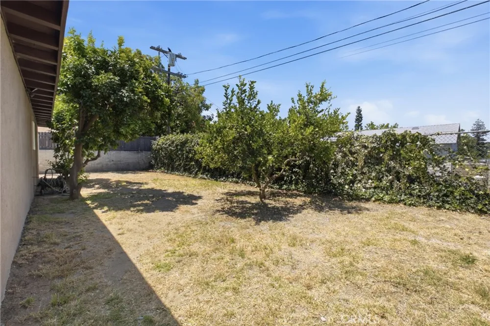 10227 Mcvine Sunland, CA 91040