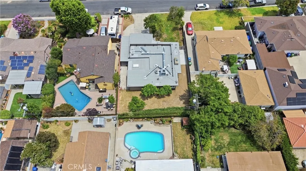 10227 Mcvine Sunland, CA 91040