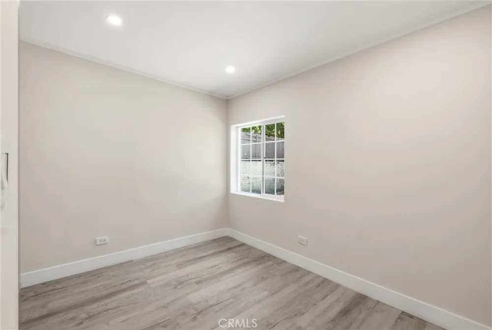 10227 Mcvine Sunland, CA 91040