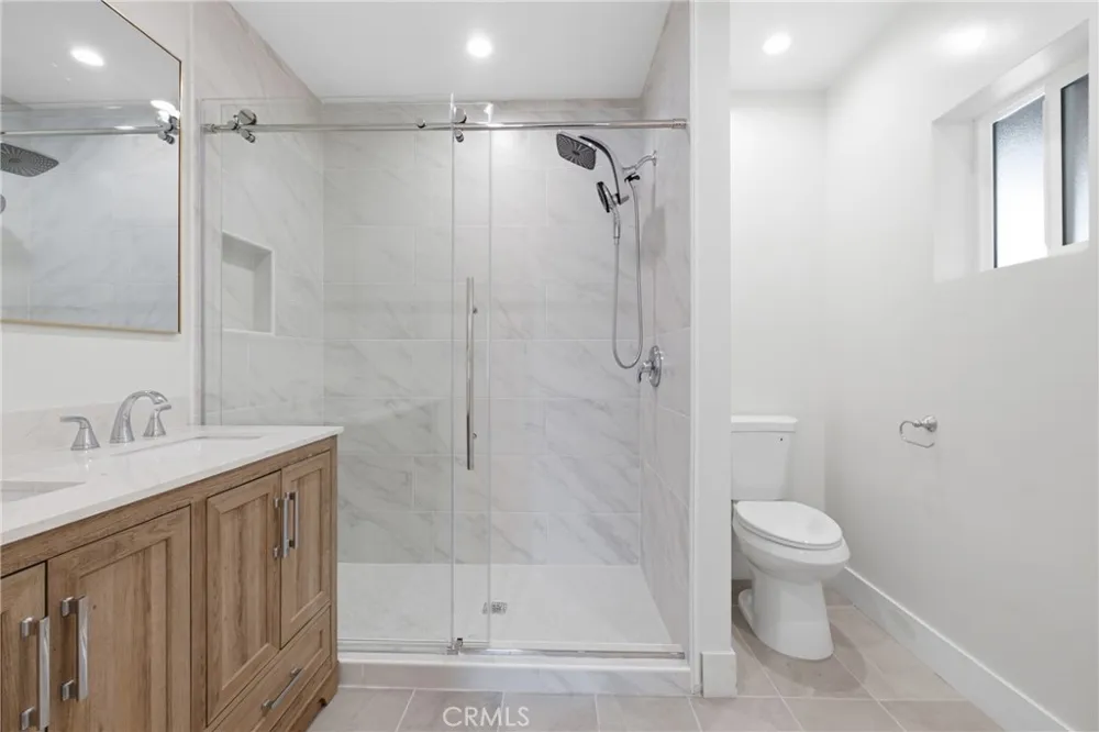 10227 Mcvine Sunland, CA 91040