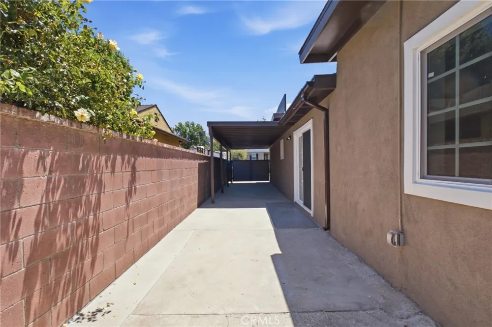 10227 Mcvine Sunland, CA 91040