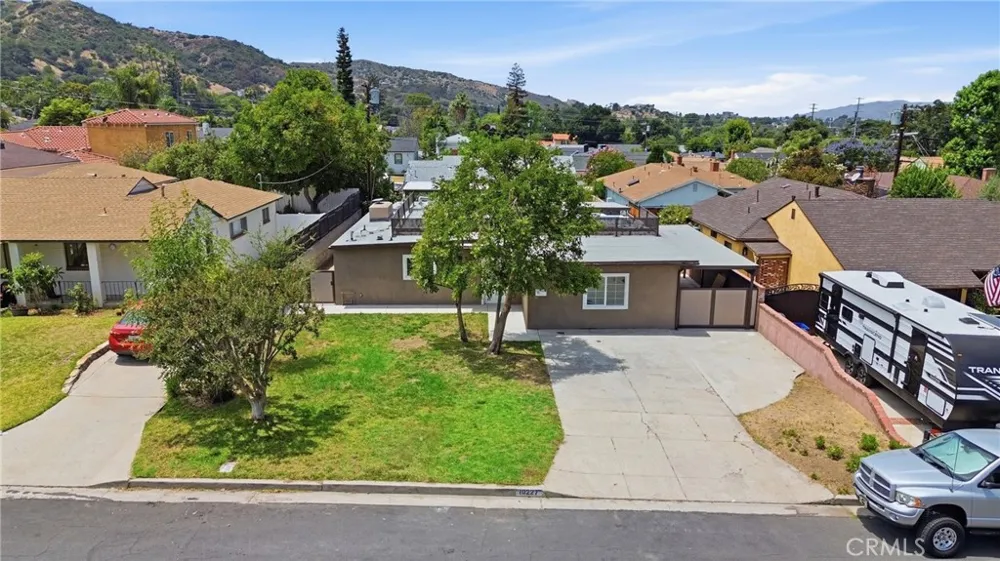 10227 Mcvine Sunland, CA 91040