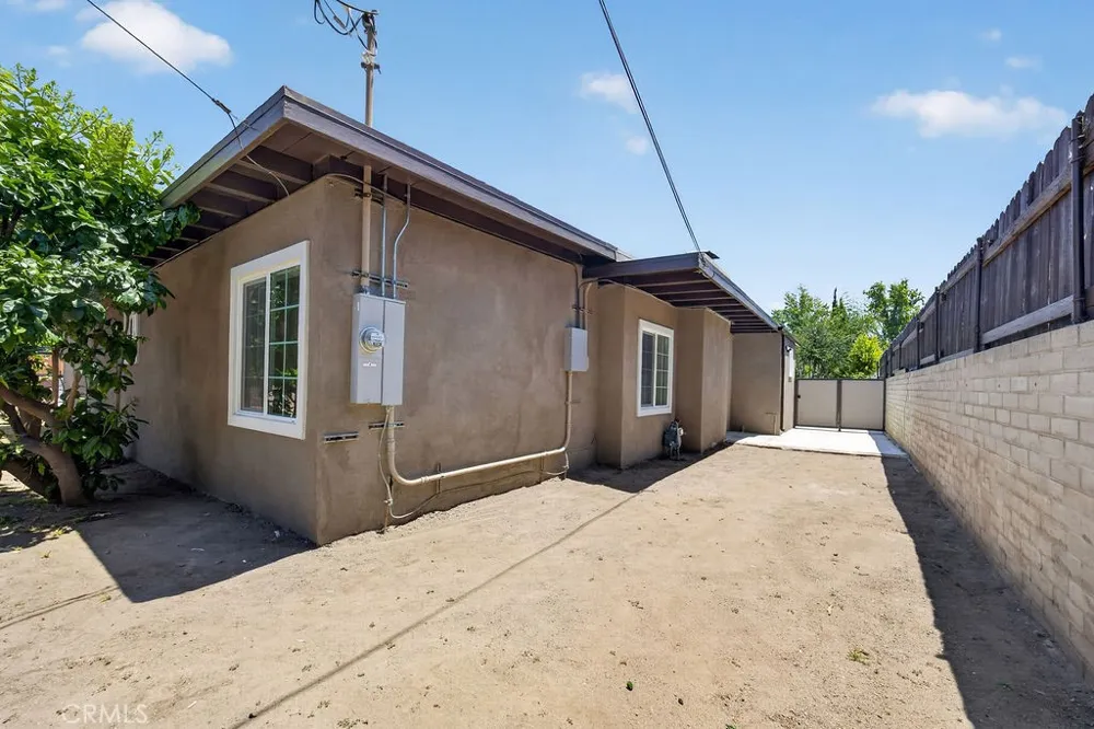 10227 Mcvine Sunland, CA 91040