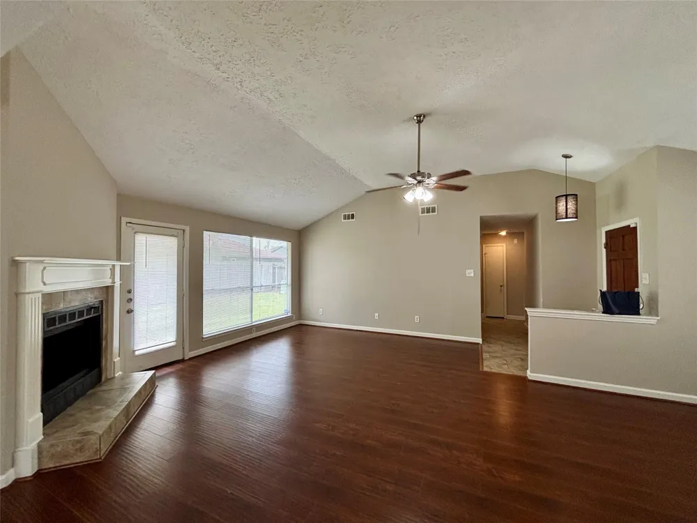 2111 Squire Dobbins Sugar Land, TX 77478