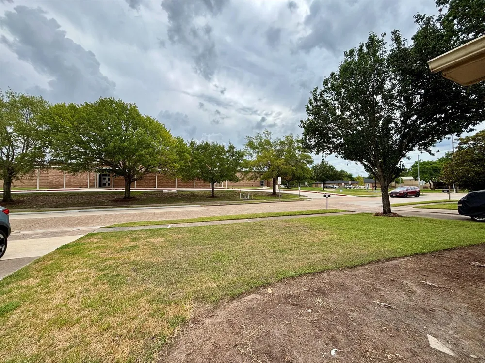 2111 Squire Dobbins Sugar Land, TX 77478