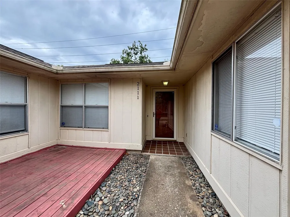 2111 Squire Dobbins Sugar Land, TX 77478