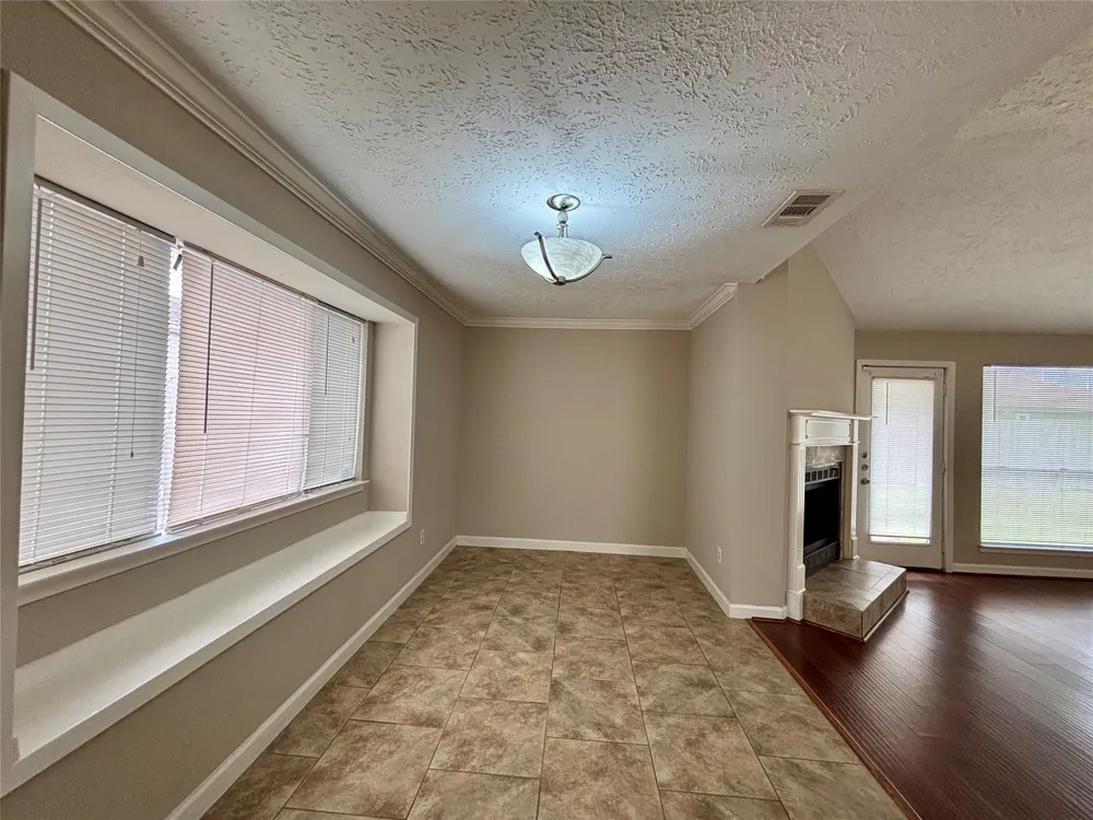 2111 Squire Dobbins Sugar Land, TX 77478