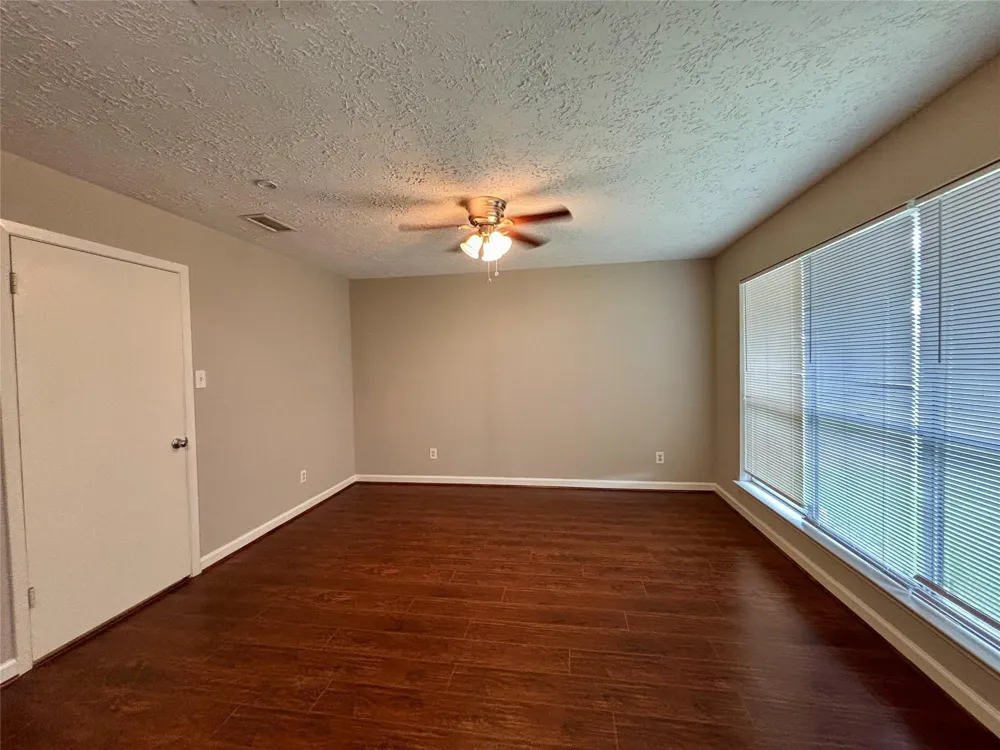 2111 Squire Dobbins Sugar Land, TX 77478