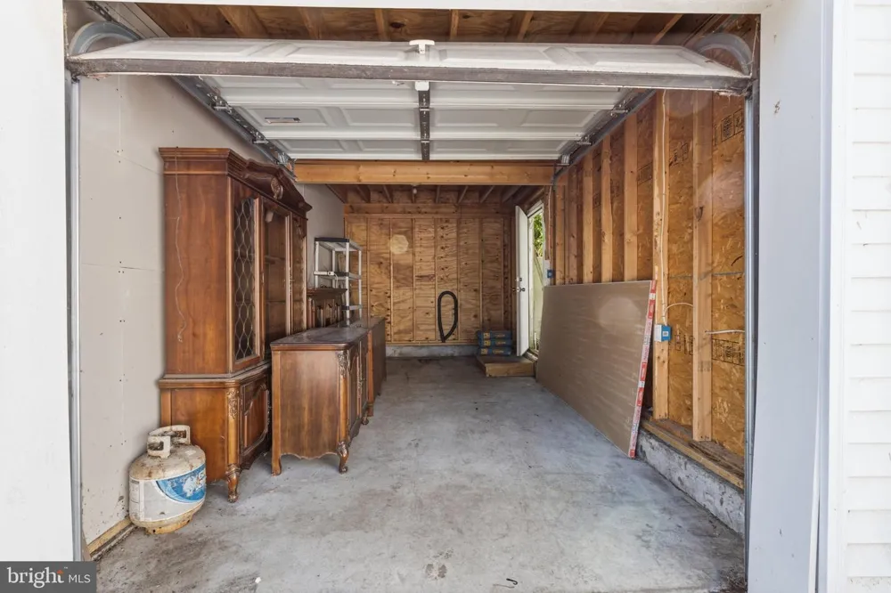 2114 LANCASTER AVENUE Wilmington, DE 19805