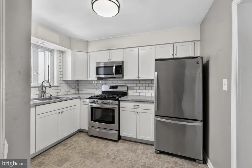 2114 LANCASTER AVENUE Wilmington, DE 19805