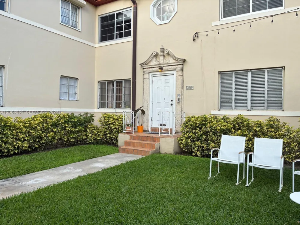 689 NE 92nd St #11G Miami Shores, FL 33138