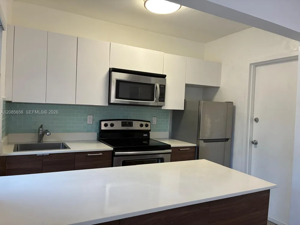 689 NE 92nd St #11G Miami Shores, FL 33138