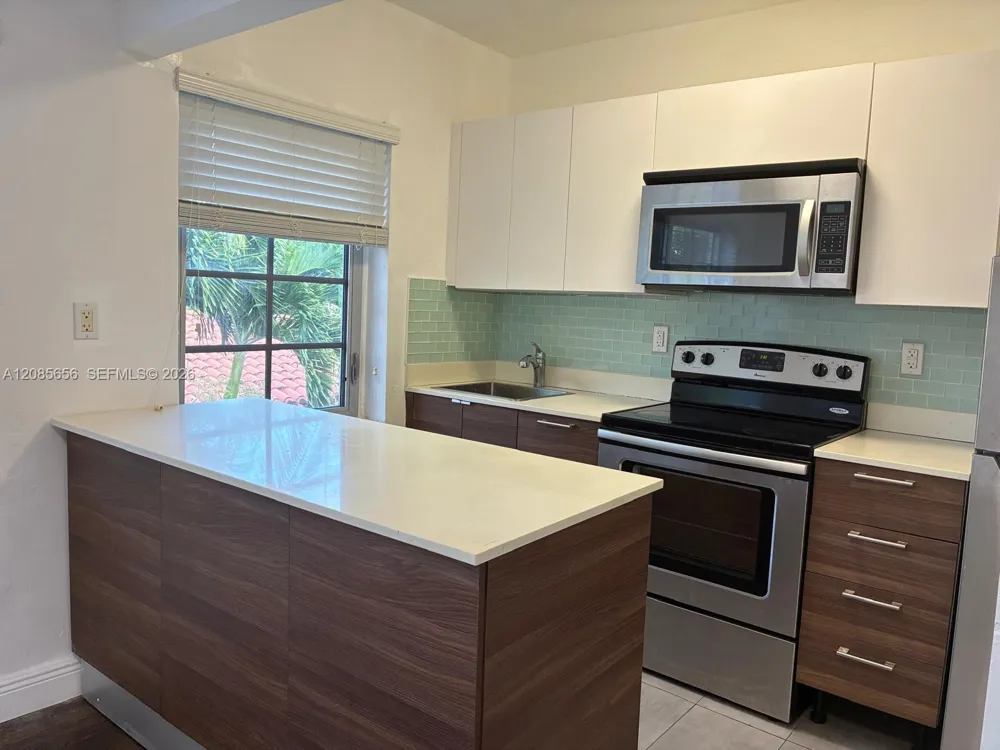689 NE 92nd St #11G Miami Shores, FL 33138