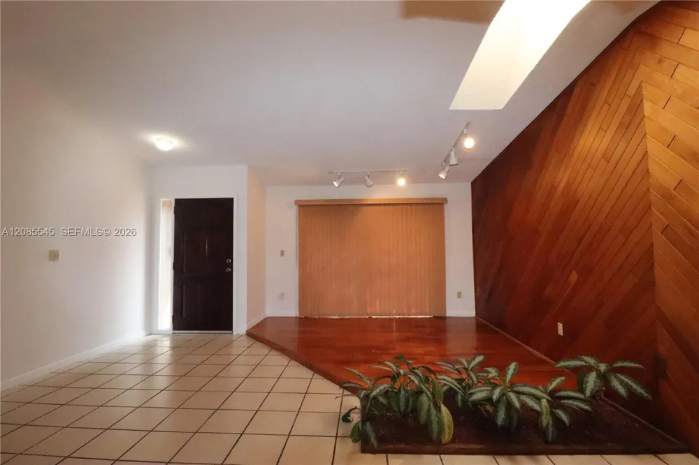 2426 SW 109th Ct Miami, FL 33165