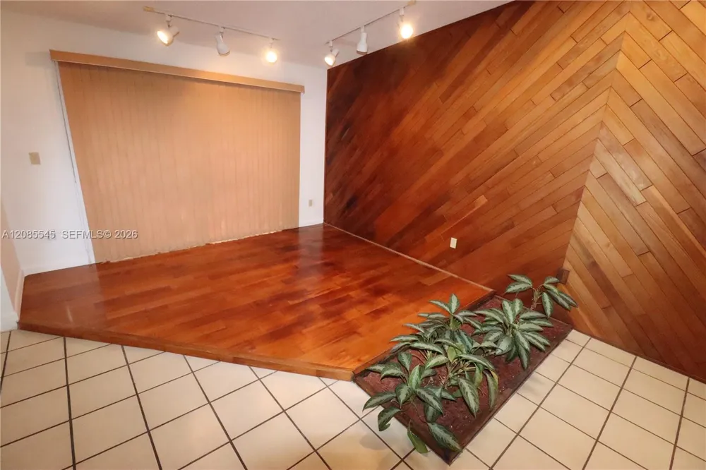 2426 SW 109th Ct Miami, FL 33165