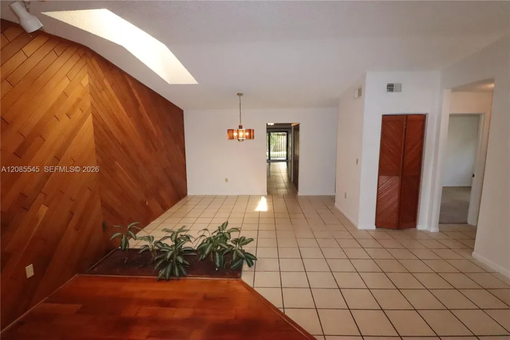 2426 SW 109th Ct Miami, FL 33165