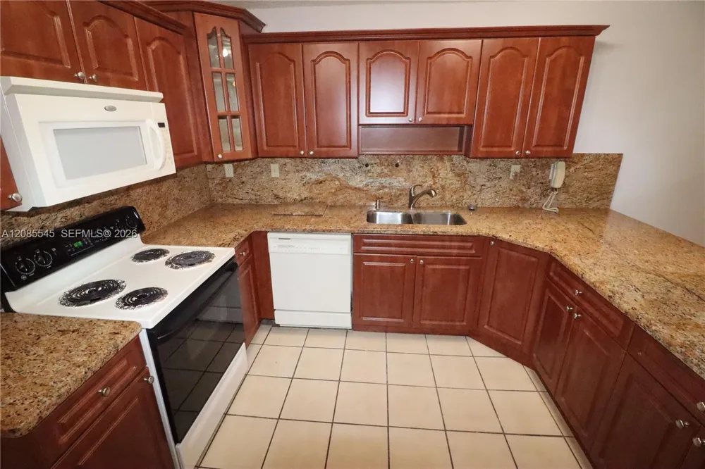 2426 SW 109th Ct Miami, FL 33165